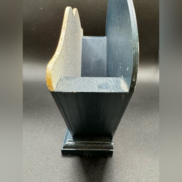 Hand painted Blue and Floral Wooden Storage Box Signed - Picture 6 of 7